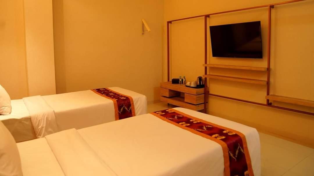 Elohim Hotel Sentani Jayapura Exterior photo